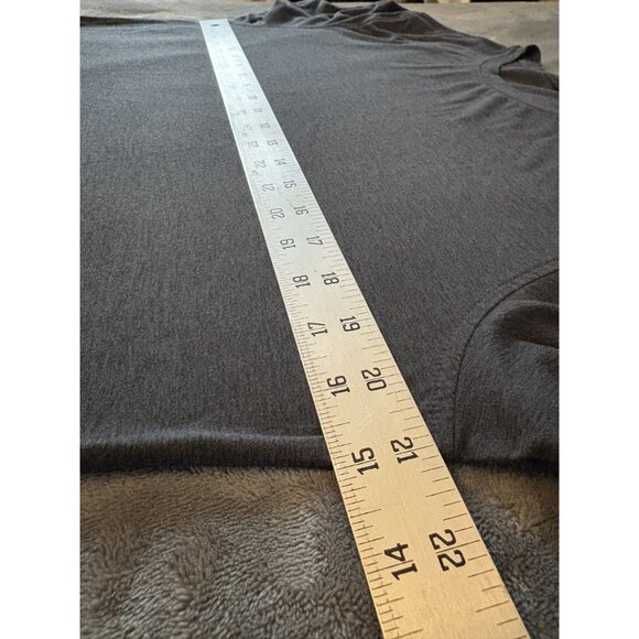 Vuori Men's Strato Tech Tee M Charcoal Heather Moisture Wicking Activewear Gym - Picture 6 of 7